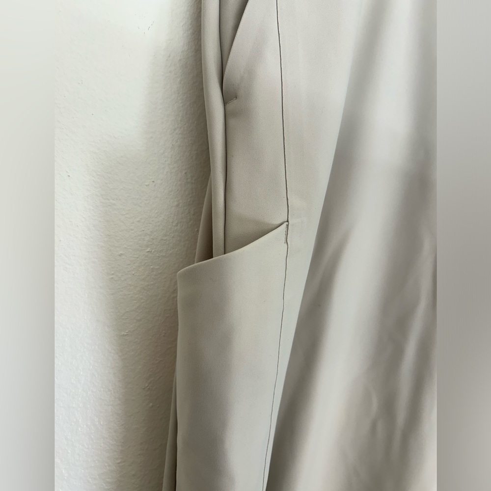 Athleta Stellar Straight Crop Pant EUC Tan/Khaki/Gray Size 22 Stretch - Picture 5 of 10